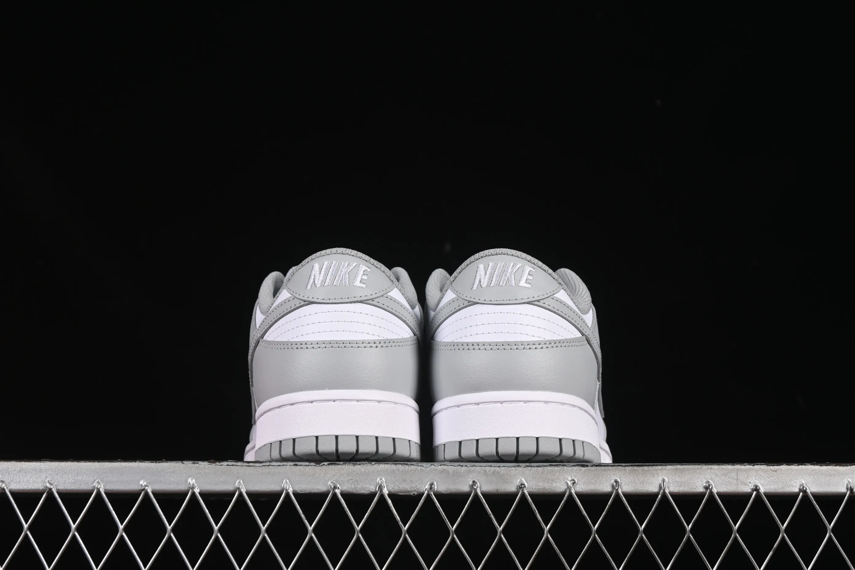 All categories Nk SB Dunk series Nk SB Dunk Low low-top sneakers Nike SB Dunk Low white gray low-top casual sneakers HF5441-105